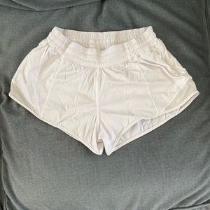 LuluLemon 2.5 size 2 Shorts White